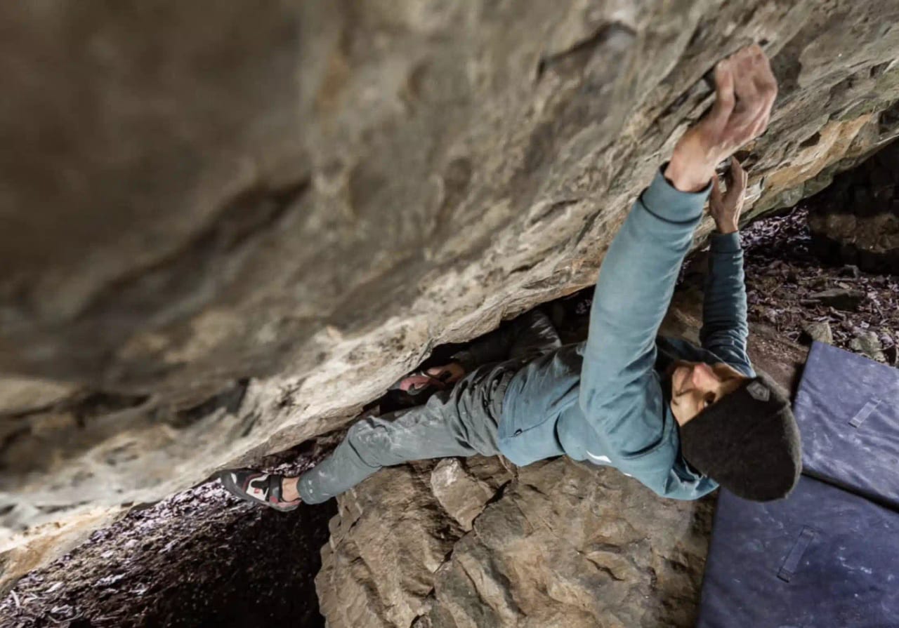 Stefan Hochbaum climbing Mind Flayer 8C
