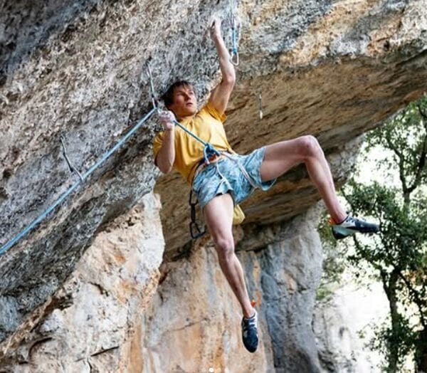 Alex Megos onsighting Nadesjda 8c+ in France