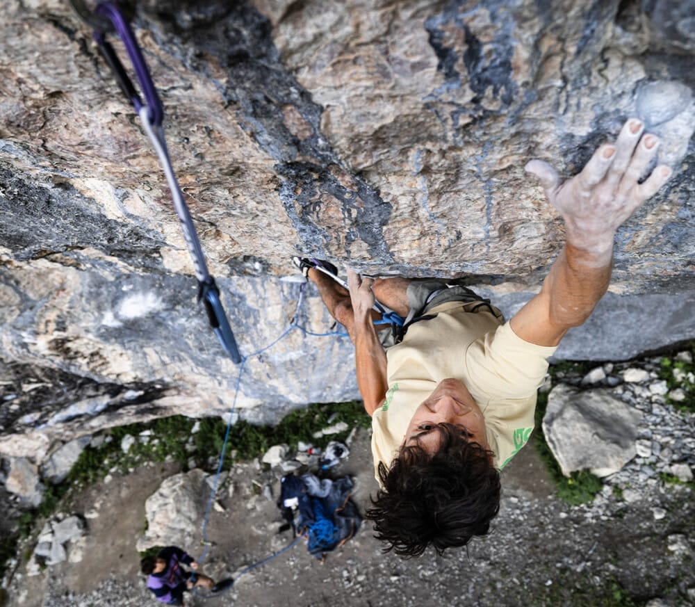 Giovanni Placci flashing The Famous Gem 9a in La Saume