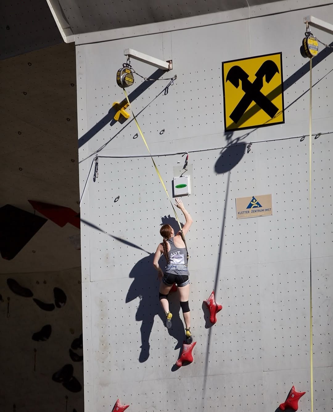 Lara Haselwanter and Antonia Mayr on the U17 speed podium in Imst